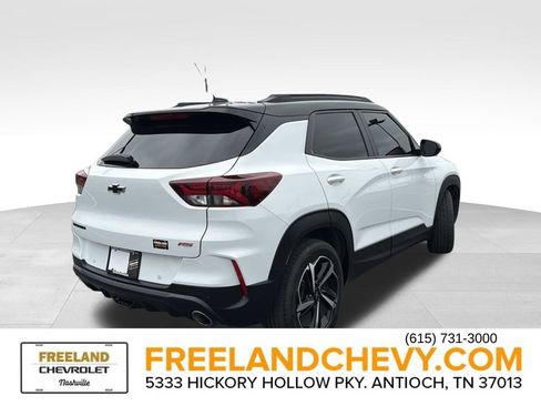 Used 2021 Chevrolet TrailBlazer RS w/ Sun and Liftgate Package image 3
