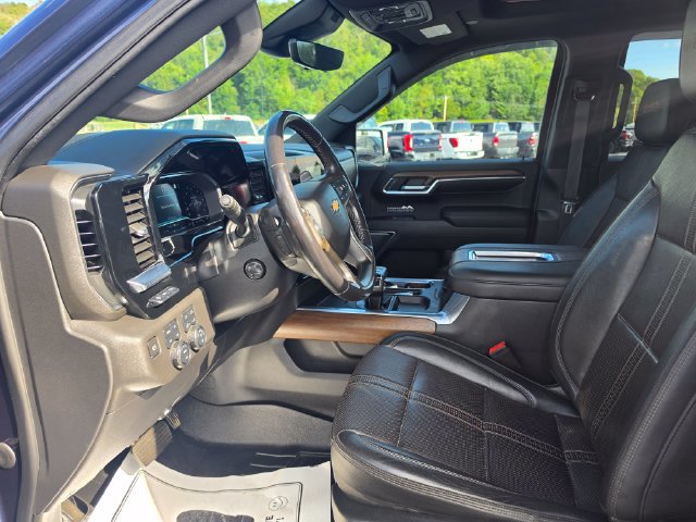 Used 2022 Chevrolet Silverado 1500 High Country w/ Technology Package AWD/4WD image 15