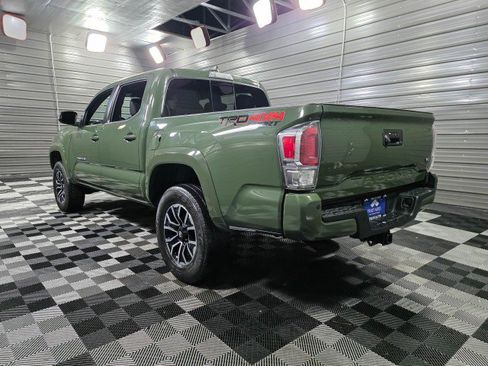 Used 2022 Toyota Tacoma TRD Sport w/ Technology Package image 7