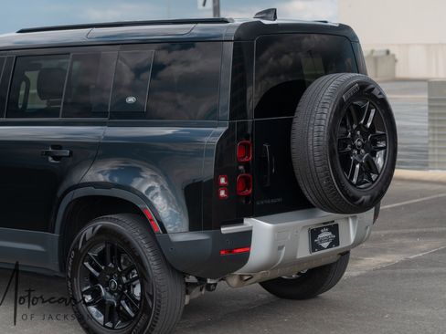 Used 2023 Land Rover Defender 110 S image 31