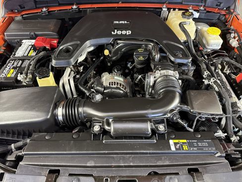Used 2018 Jeep Wrangler Unlimited Sport AWD/4WD image 26