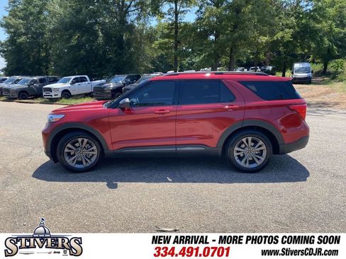 Used 2021 Ford Explorer XLT w/ Equipment Group 202A RWD image 5