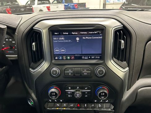 Used 2021 Chevrolet Silverado 1500 LTZ AWD/4WD image 21