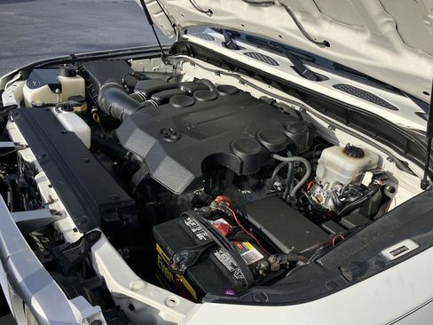 Used 2012 Toyota FJ Cruiser 4WD image 41