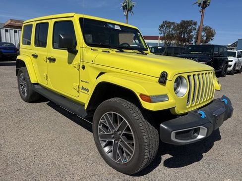 Used 2023 Jeep Wrangler Unlimited Sahara w/ Cold Weather Group AWD/4WD image 3
