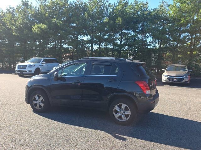 Used 2016 Chevrolet Trax LT w/ LT Sun and Sound Package AWD/4WD image 4