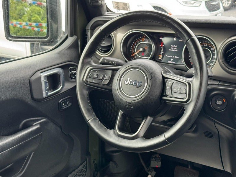 Used 2022 Jeep Gladiator Sport AWD/4WD image 14