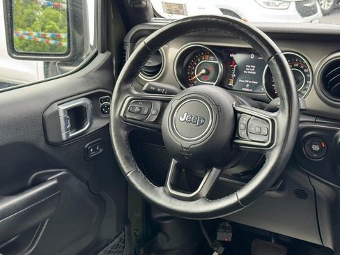 Used 2022 Jeep Gladiator Sport AWD/4WD image 14