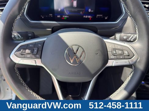 Used 2023 Volkswagen Tiguan SE w/ Panoramic Sunroof Package FWD image 20