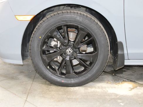 Used 2024 Honda Odyssey Sport image 18