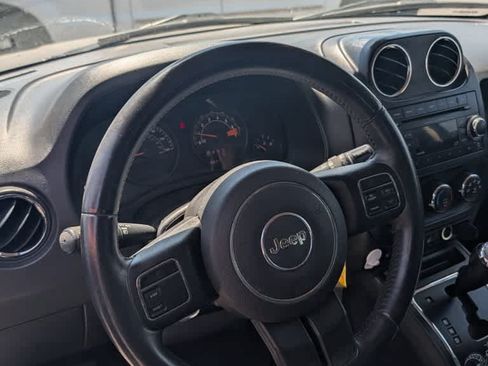 Used 2015 Jeep Patriot High Altitude AWD/4WD image 24