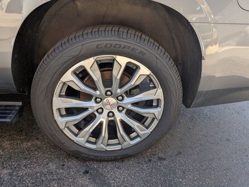 Used 2021 GMC Yukon XL Denali w/ LPO, Illumination Package image 25