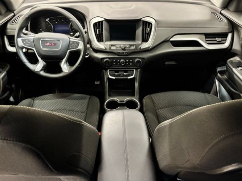 Used 2024 GMC Terrain SLE w/ Driver Convenience Package FWD image 11