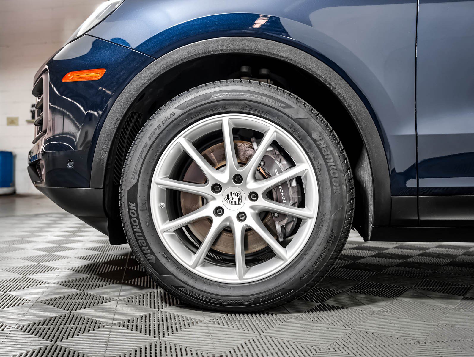 Certified 2024 Porsche Cayenne w/ Premium Package Plus (PFM) AWD/4WD image 14