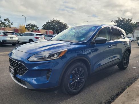 Used 2022 Ford Escape SE image 8