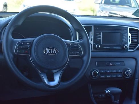 Used 2018 Kia Sportage LX FWD image 17