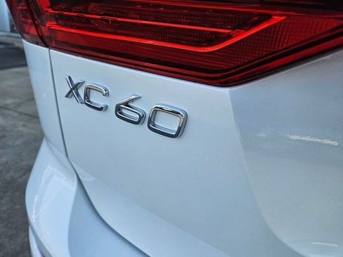 Certified 2023 Volvo XC60 T8 Ultimate w/ Climate Package AWD/4WD image 14
