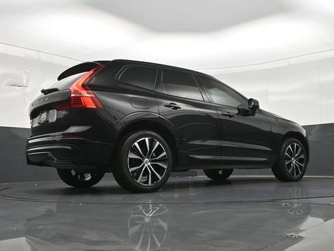 Certified 2024 Volvo XC60 B5 Plus w/ Protection Package Premier AWD/4WD image 31