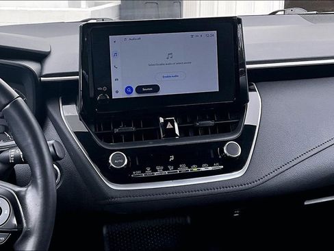 Used 2023 Toyota Corolla SE w/ SE Package image 9