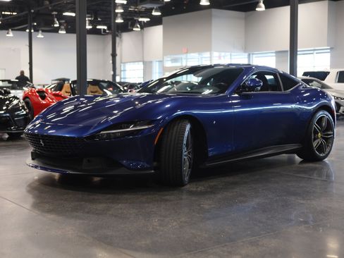Used 2021 Ferrari Roma RWD image 3