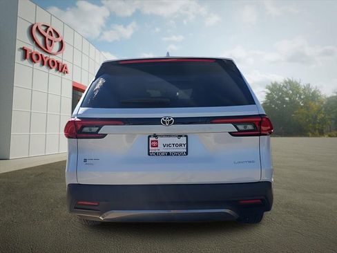 New 2026 Toyota Grand Highlander Limited image 4