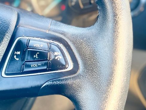 Used 2018 Ford EcoSport SE w/ SE Convenience Package image 17