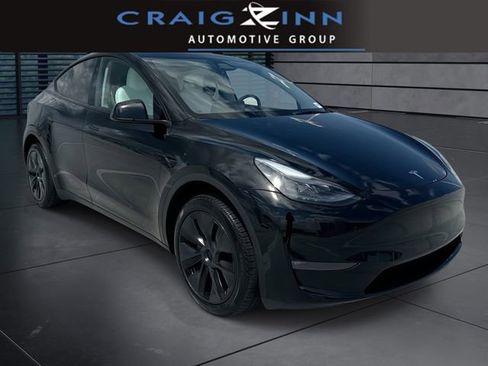 Used 2025 Tesla Model Y Long Range AWD/4WD image 1