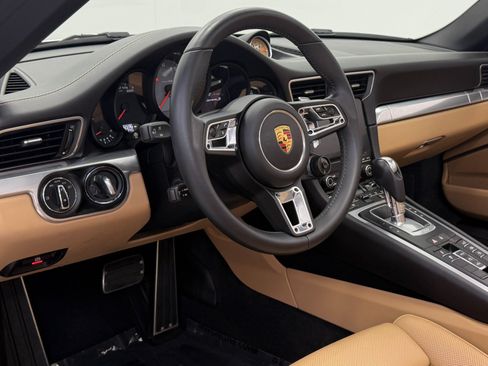 Used 2018 Porsche 911 Carrera S RWD image 13
