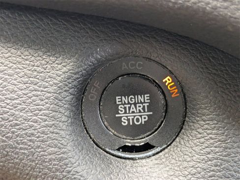 Used 2020 Jeep Cherokee Latitude Plus image 28