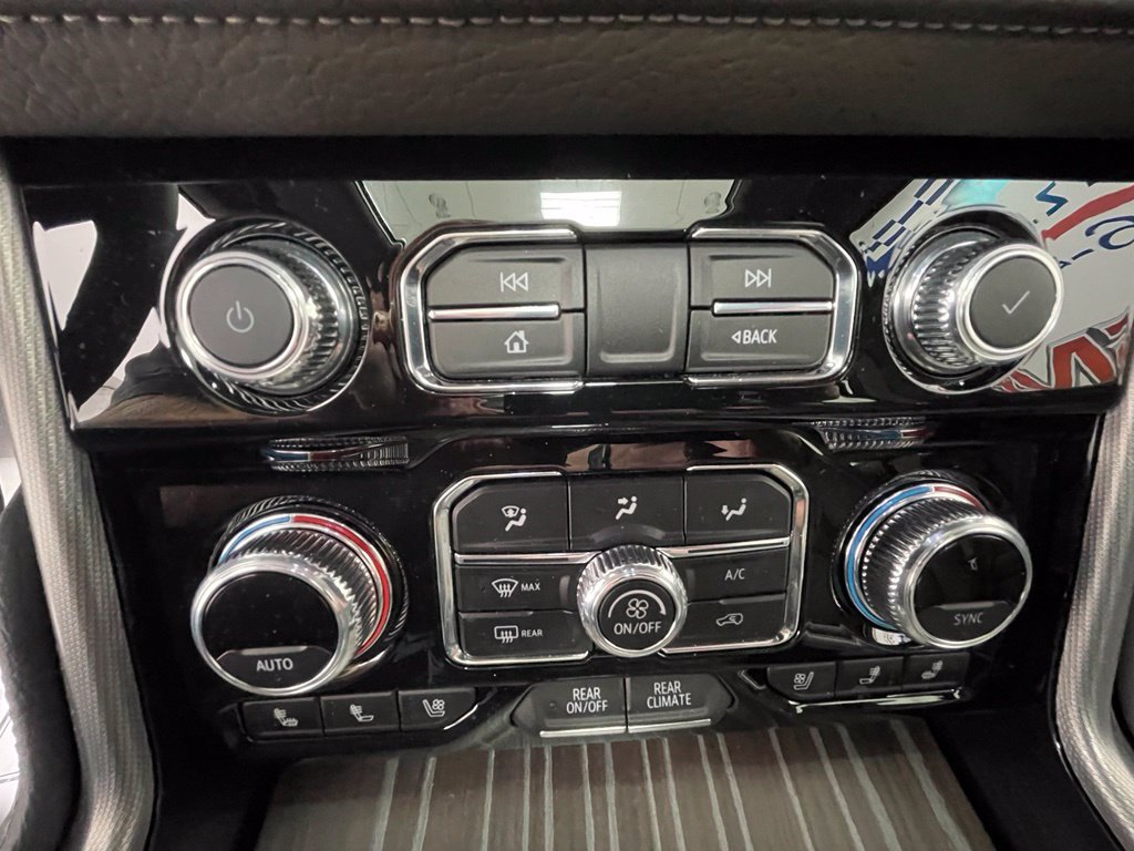 Used 2024 GMC Yukon Denali AWD/4WD image 29