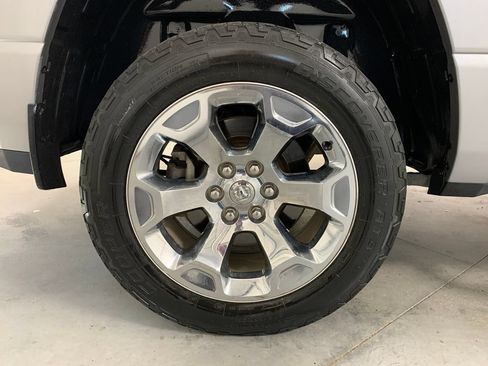Used 2019 RAM 1500 Big Horn AWD/4WD image 9
