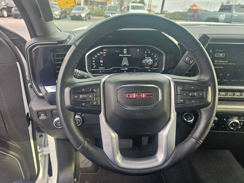 Used 2025 GMC Sierra 1500 SLT image 27