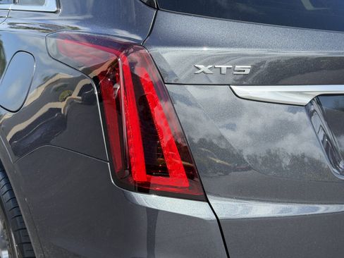 Certified 2023 Cadillac XT5 Premium Luxury w/ Technology Package image 9