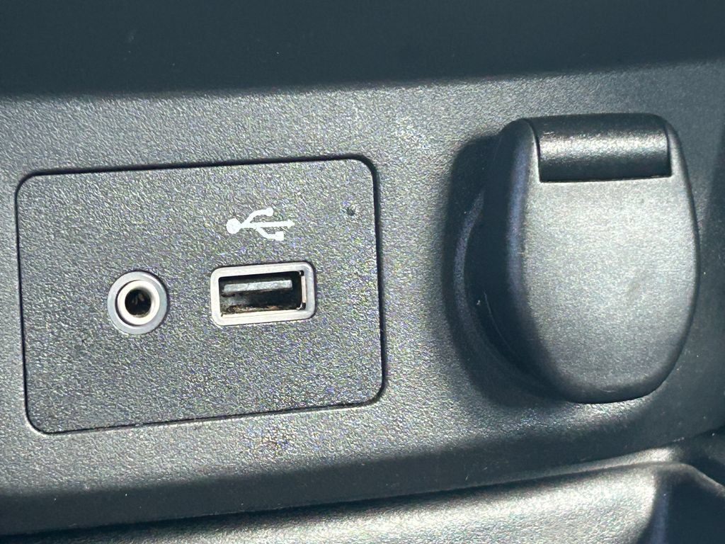 Used 2019 Nissan Rogue S AWD/4WD image 15