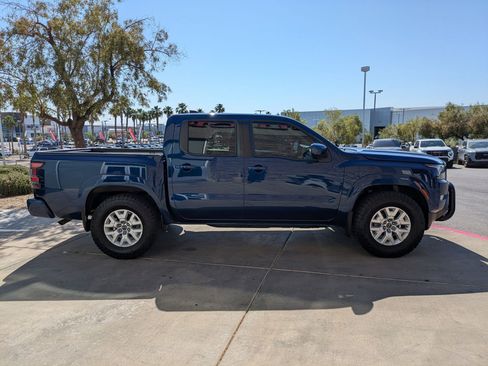 Used 2022 Nissan Frontier SV AWD/4WD image 6