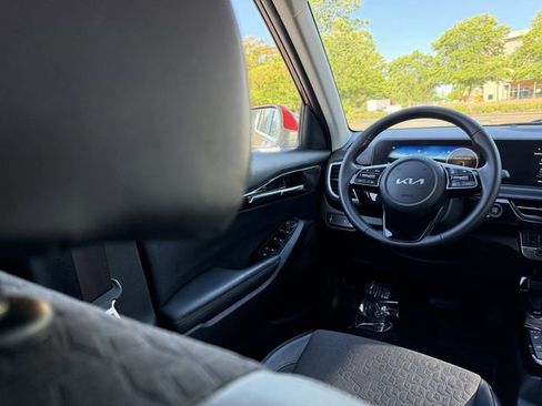 Certified 2024 Kia Seltos S AWD/4WD image 36