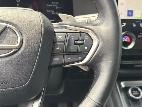 Used 2025 Lexus GX 550 w/ Accessory Package (2T) AWD/4WD image 37