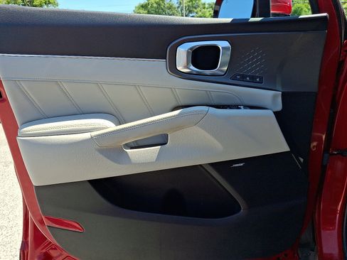 Certified 2023 Kia Sorento SX Prestige w/ Panoramic Sunroof Package AWD/4WD image 13