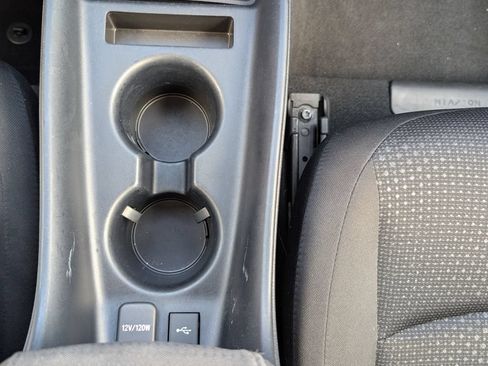 Used 2021 Toyota Prius LE FWD image 10