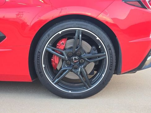 Used 2021 Chevrolet Corvette Stingray Preferred Cpe w/ Z51 Performance Package RWD image 19