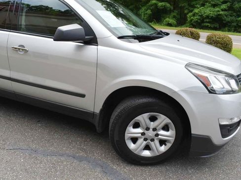Used 2017 Chevrolet Traverse LS FWD image 65