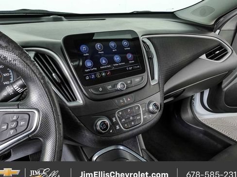 Used 2025 Chevrolet Malibu LT FWD image 12