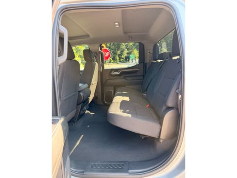 Used 2025 Chevrolet Silverado 1500 LT RWD image 9