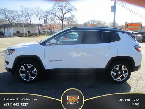 Used 2018 Jeep Compass Limited w/ Navigation Group AWD/4WD image 3