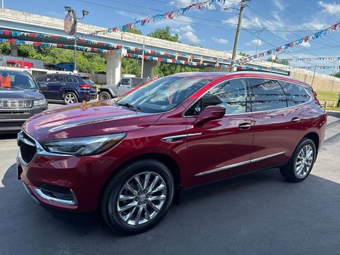 Used 2019 Buick Enclave Essence AWD/4WD image 9