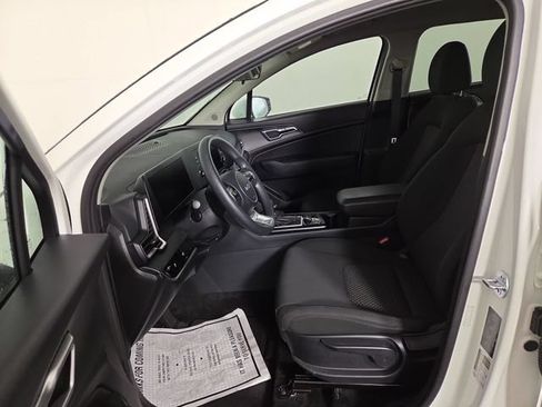 Certified 2024 Kia Sportage LX FWD image 11