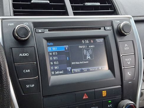 Used 2016 Toyota Camry LE FWD image 16
