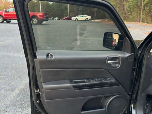 Used 2016 Jeep Patriot Sport w/ Power Value Group image 20