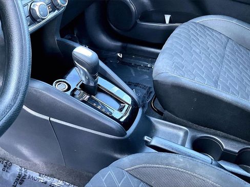 Used 2022 Nissan Kicks S image 18