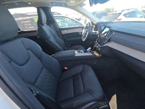 Used 2025 Volvo XC90 B6 Plus image 6